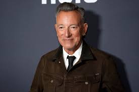 This iconic rock singer rejects 'billionaire' reports, says it's totally  'wrong' - pennlive.com