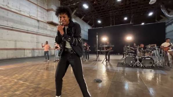 Jaafar Jackson's 'Bad' Rehearsal Has The Internet Speechless - YouTube