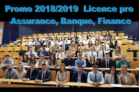 «j'ai fait le choix de cette formation que j'ai effectuée en apprentissage car j'ai toujours voulu être conseiller en banque. Licence Pro Assurance Banque Finance Promo 2018 2019 Ufr Dsep Universite De Bourgogne