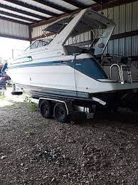 Newer Trailer Very Good Condition Well Kept Tons Of Room And Looks Great On The Water Come See Boats For Sale New Trailers Cockpit