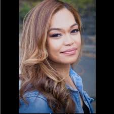 Melissa Vee (@MeliV33)