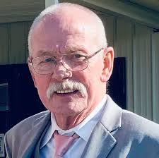 Michael Kiger's Instagram, Twitter & Facebook