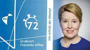 Der kalkulierte rücktritt von franziska giffey: Franziska Giffey Geschonter Lebenslauf Berlin Neukolln Franziska Giffey Soll Bundesministerin Werden Daran Will Sie Festhalten Selbst Bei Einem Entzug Des Doktortitels Flightdr