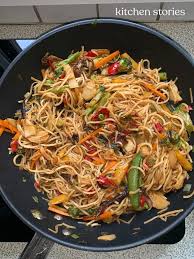 Asia Wok In 2020 Woks Getrocknete Steinpilze Paprikasalat