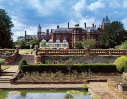 The Elvetham An Amazing Wedding Venue In New Hampshire Wedding Venues Uk Wedding Venues Hampshire Hotel Wedding Venues