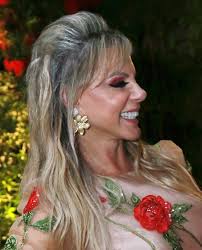 Raffinato completou 25 anos de atividade com vitrine assinada por Luiz  Maganhoto e Daniel Casagrande