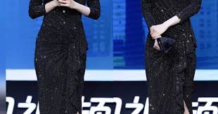 57 Likes 1 Comments 楊冪粉丝 Yangmi Fan Yangmi Ind On Instagram 20200802今日出席腾讯视频2020年度发布酷飒美图来一组 酷 绝不屈服的海市 Vs精英女律 In 2020 Formal Dresses Formal Dresses Long Dresses