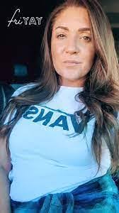 Amanda Bourdeaux's Instagram, Twitter & Facebook