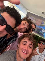 gray (@gracieshashack) • Instagram photos and videos