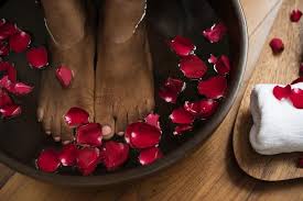 7 kebaikan rendam kaki dalam bancuhan air garam. Selain Relaksasi Ini 6 Khasiat Merendam Kaki Dengan Air Garam Cantik Tempo Co