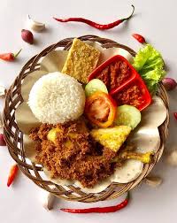 Nasi uduk ayam penyet tahu tempe komplit nasi uduk ayam penyet +tahu tempe +kerupuk +th gelas. Paket Ayam Geprek Serundeng Picture Of Geprek Sumo Jakarta Tripadvisor