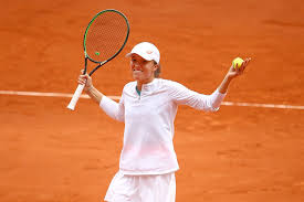 Get the latest player stats on iga swiatek including her videos, highlights, and more at the official women's tennis association website. Newonce Z Noga W Glowie Zastepowanie Pokolen Iga Swiatek A Nowy Robert Lewandowski