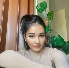 Hi, honey, I think you are handsome. Where are you from? Are you single?