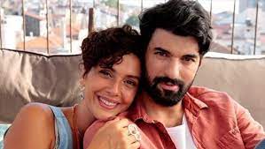 Bergüzar korel, engin akyürek, ipek bilgin vb. Bir Ask Iki Hayat Filmi Konusu Nedir Bir Ask Iki Hayat Filmi Oyunculari Kimler Kultur Sanat Haberleri
