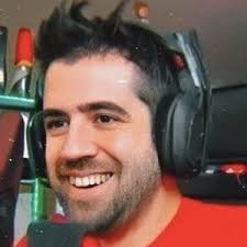 Auronplay es un famoso bloguero de videos de youtube (o vlogger), su cuenta de youtube tiene más de tres millones de suscriptores, es considerado como historia del canal de youtube de auronplay. Auronplay Bio Family Trivia Famous Birthdays