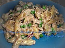 Il risultato però sarà eccellente anche se si sceglie di utilizzare il tonno in scatola. Pennette Con Crema Di Tonno E Piselli Ricetta Sprint Studenti Ai Fornelli