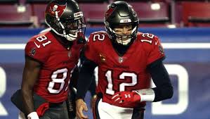 Tampa bay buccaneers vs new orleans saints stream. Tom Brady Throws Two Touchdowns As Bucs Lead 18 7 At Halftime Profootballtalk