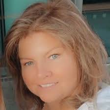 Angela Manix's Instagram, Twitter & Facebook