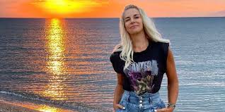 Είσαι έτοιμη να μείνεις με το στόμα ανοιχτό; Maria Androytsoy Abafh Kai Me Koiliakoys Fetes Pozarei Me Mayro Mpikini Eikona Zwh Iefimerida Gr