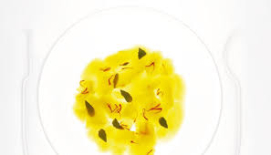 Fumet Clair De Poissons De Roche Safrane Par Alain Ducasse Recette Poisson De Roche Poisson Soupe De Poisson