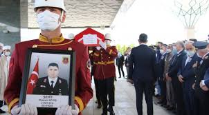 Son dakika jandarma haberlerini buradan takip edebilirsiniz. Sehit Jandarma Uzman Cavus Huseyin Keles Son Yolculuguna Ugurlandi Asayis Haberleri Karaman Haber Imaret Haber