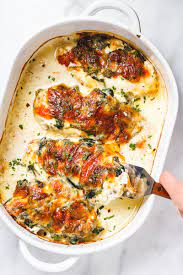 In this easy recipe, grilled chicken is combined with pasta and spinach. Spinach Chicken Casserole Recipe With Cream Cheese Mozzarella Best Chicken Breasts Casserole Eatwell101