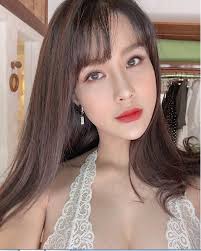 Thời trang bà bầu quyến rũ của Diệp Lâm Anh