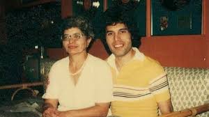 Freddie mercury was born on the tanzanian island of zanzibar. Idap Aids Freddie Mercury Tak Beri Tahu Sang Ibu Hingga Akhir Hayat
