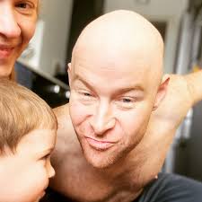 I'm naming these two pictures! “El nippell' and “No Papa” I'm sure you'll  agree they are apt! #familyfun #nipplesofinstgram #facepush #toddlerlife  #wearefamily❤️ @ Uusimaa