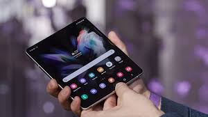 On his twitter page, he published information that the company's engineers managed to achieve a 40% increase in light transmission at the location of the camera relative. Dh Vyt5wzxmjvm