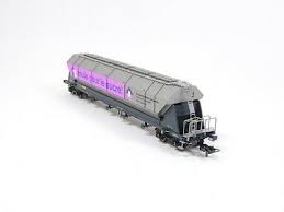 Mit der baugröße h0 hat märklin schon 1935 dafür gesorgt, dass sich der wunschtraum einer eigenen modelleisenbahn leichter erfüllen lässt: Neu Schweizer Zucker Getreidewagen Tagnpps Ovp Nme H0 510624 Dc Guterwagen