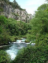 Maybe you would like to learn more about one of these? Fontaine De Vaucluse Die Grosste Quelle Frankreichs Naturdenkmal