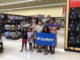 Academy sports + outdoors | quality sporting goods | top hunting, fishing & outdoor gear. Snellville S Academy Sports Outdoors Honors 11 Year Old For Her Work During The Pandemic News Gwinnettdailypost Com
