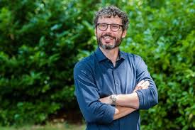 Vfl wolfsburg have announced that mark van bommel has been appointed new head coach of the club. De Vechtjas In Mark Van Bommel Wint Het Nog Altijd Van De Pragmaticus Blog Van De Herdgang Ed Nl