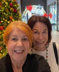 Annual Ladies Christmas luncheon with Mama and Auntie Christine 🎄 Also,  it's Saturday night, you should totally have a sweet treat 🍦