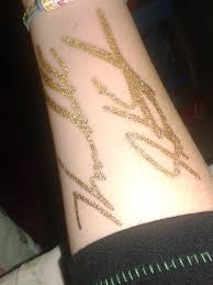 On his body, he has eight tattoos. Kendall Schmidt On Twitter Check Out The New Metallic Gold Hd Tattoos On A Fan In Italy Https T Co Qwzbdzvb0k