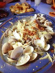 Green team presented by new balance. Super Long Wait Average Food Boston Baru Restaurant Klang Messy Witchen