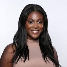 Madeleine Sutton's Instagram, Twitter & Facebook