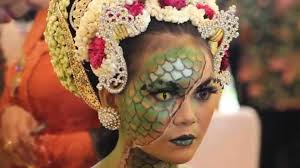 Legenda ratu laut pantai selatan nyi roro kidul akan kakak. 5 Sosok Yang Dipercaya Sebagai Ratu Kerajaan Mistis Di Indonesia