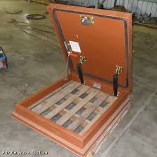 Elmdor roof hatches provides smooth operation for cover. Bilco Metal Roof Hatch In Wichita Ks Item Dv9223 Sold Purple Wave