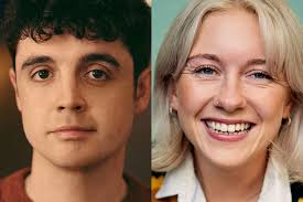 LAURA ANNA-MEAD (@lauramead)