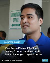 ISKO'S CITY-WIDE CLEANUP Manila City Mayor Isko Moreno, together with  Manila Police District (MPD) Director Brig. Gen. Benigno Guzman and Chief  of Staff Cesar Chavez visited Divisoria