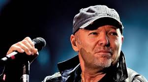 Total varighet:1 h 38 min. Napoli Vasco Rossi Al San Paolo Finalmente Torno A Napoli Nello Stadio Di Pino E Diego Positanonews