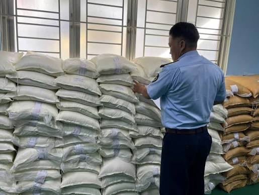 Phát hiện, kiểm tra và tạm giữ gần 2 tấn đường không rõ nguồn gốc, xuất xứ - Cục Quản lý thị trường Hồ Chí Minh - Trang thông tin điện tử