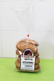 I biscotti da latte pugliesi sono dei deliziosi e fragranti biscotti ideali per una sana e genuina colazione o merenda. Biscotti Da Latte Integrali 002