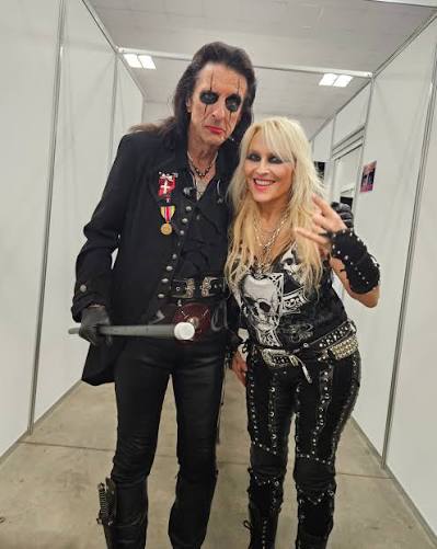 A wonderful and happy birthday to this living legend and total gentleman, Alice  Cooper! Enjoy your special day! 🤘💪❤️🙏 Love, Doro - @alicecooper  @alicecoopersolidrock @nightswithalicecooper - - - - #doropesch #conqueress  #allweare #