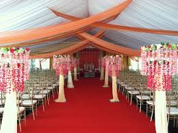 Harganya pun sangat terjangkau, yakni untuk tenda kerucut berukuran 5 x 5m dibanderol senilai rp650.000,00 dengan. 6 Ide Kreatif Dekorasi Tenda Pernikahan Di Rumah Sederhana
