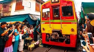 Hong kong ke shenzhen dengan kereta mtr kita punya 2 opsi untuk menuju shenzhen. Buka Pasar Dekat Rel Kereta Api Inilah Maeklong Railway Market Di Thailand Tribun Batam