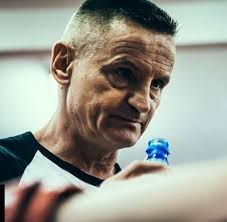 Trener Jacek Dąbrowski