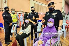 Cerita yang disatu sisi sangat menggairkan, namun disisi lain sangat ironis. Ibu Ketua Polis Pahang Selamat Terima Vaksin